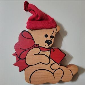 Teddybear Plaque with Red Knit Hat and Bow